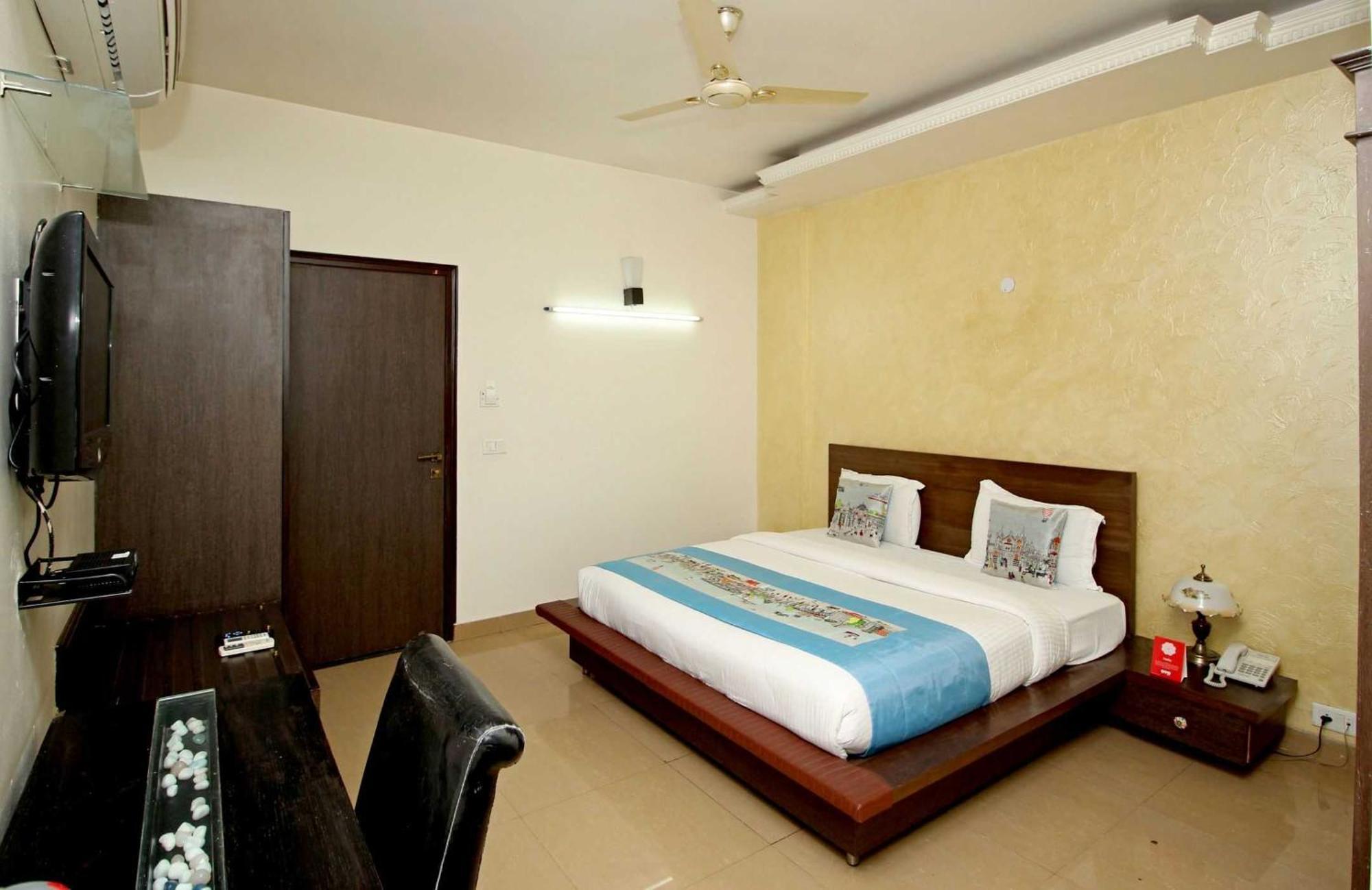 Hotel Super Collection O Sakshi Gurgaon Exterior foto